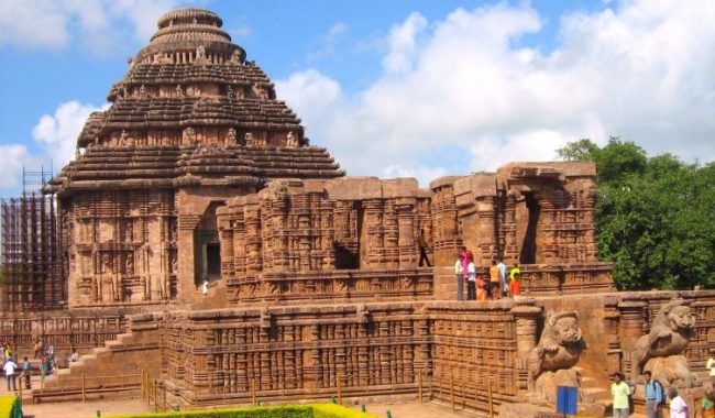 प्रसिद्ध सूर्य मंदिर कोणार्क odisha