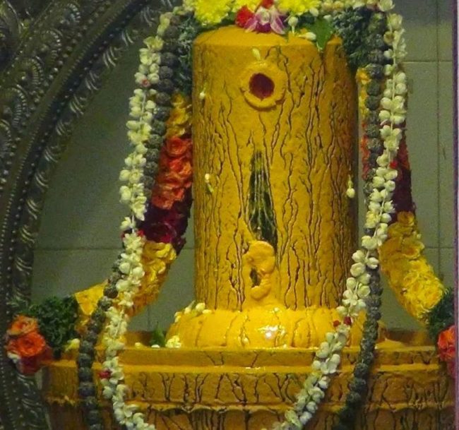 decorated Shiv Lingam on Mahashivratri